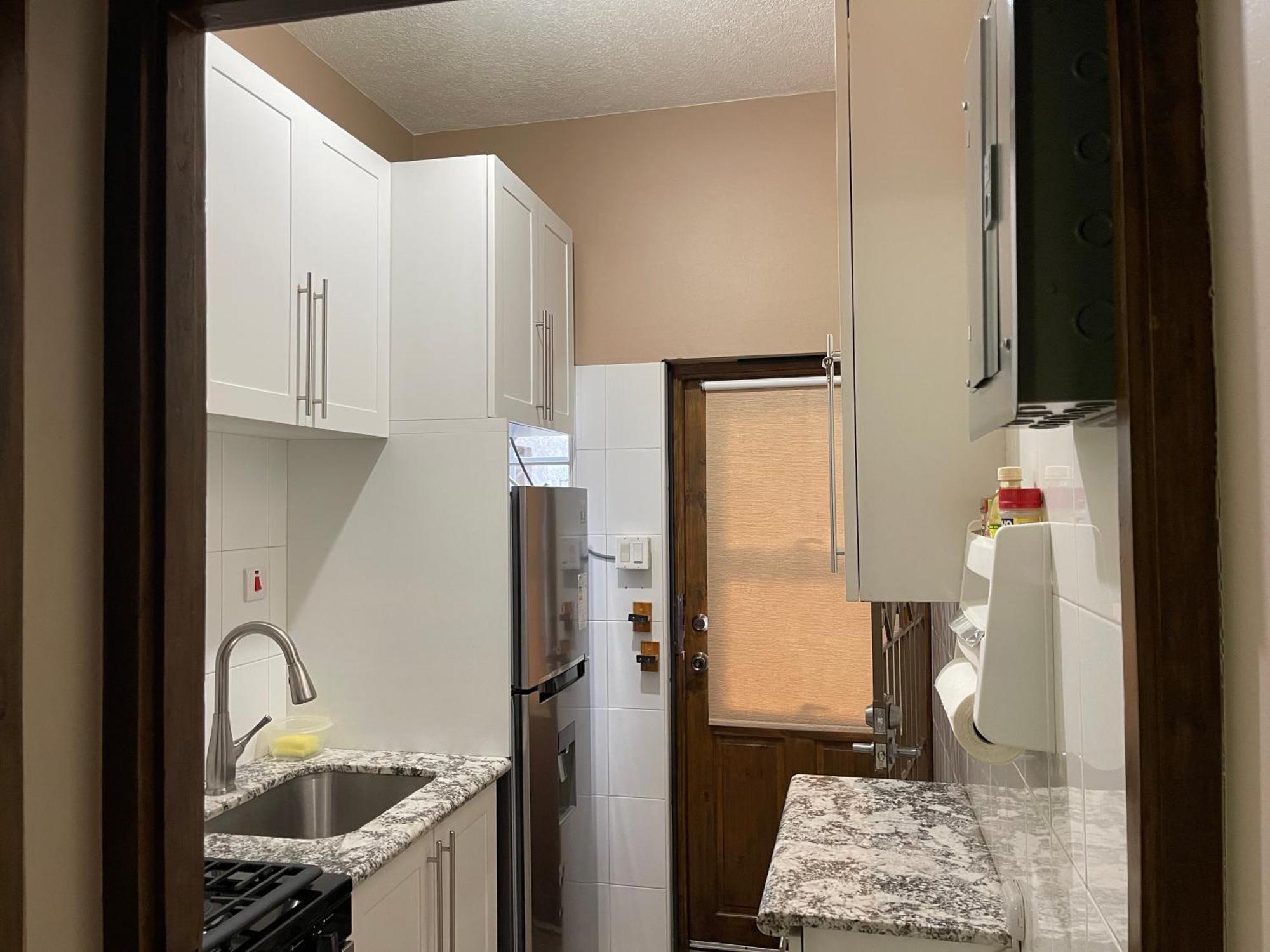 Le Quad - One Bedroom & Studio Apt - Private, Spacious & Secured 金斯敦 外观 照片